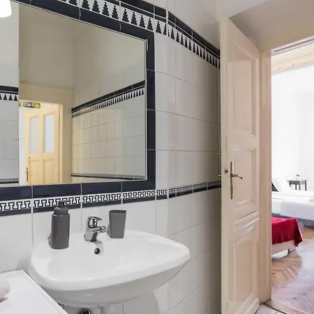 Friendly Oktogon Apartment Budapest