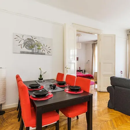 Friendly Oktogon Apartman *